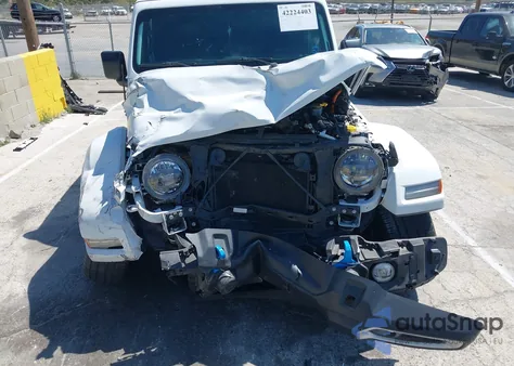 2023 Jeep Wrangler 4Xe Sahara 4X4 z USA, uszkodzony, nr VIN 1C4JJXP63PW536694